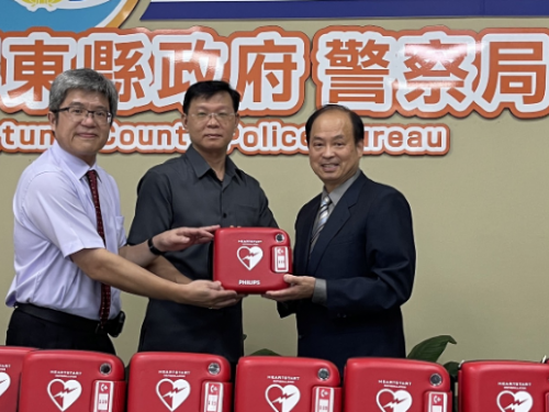 自動體外心臟電擊去顫器(AED)」15組，完善職場急救鏈！