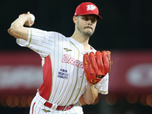 狂龍先發全員得分 布里悍先發5連勝