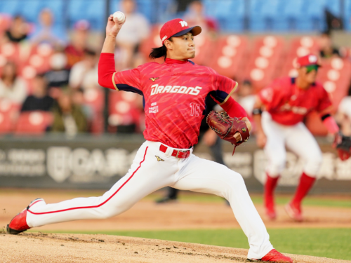 徐若熙睽違771天再奪勝投 味全龍8比5勝樂天桃猿前進季後賽