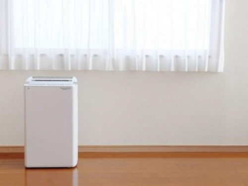 冷氣、冷氣的除濕、暖氣、地上的除濕機、天上的除濕機，誰除濕最強？