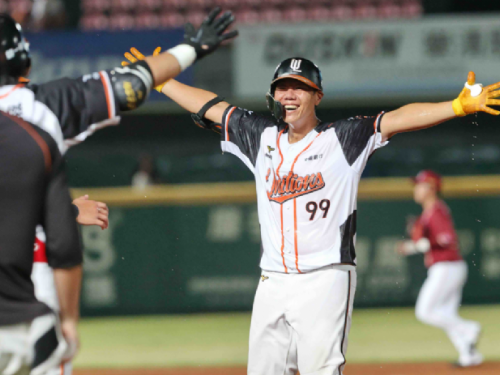 獅隊九局下反攻6分 林益全再見安打成英雄