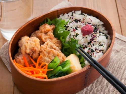 如果你的便當顏色不夠，可以用“紅綠黃配菜”來解決！我收集了大家的想法