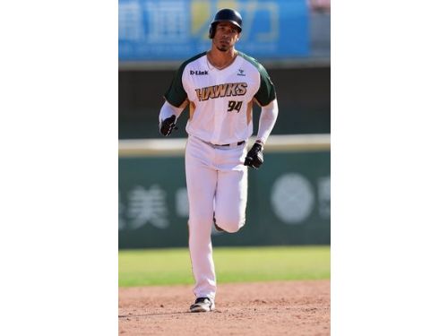 台鋼雄鷹與台鋼隊激戰六局後握手言和