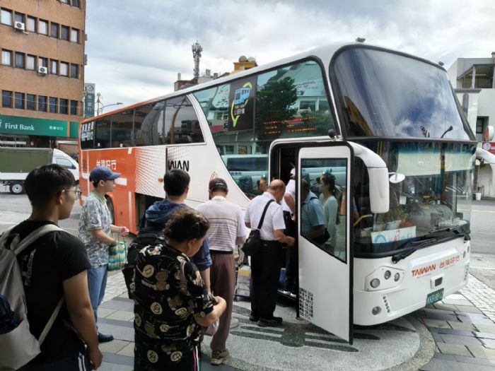 光復節連假客運優惠倒數，監理所：「高墾線已加開疏運班次，歡迎多加利用。」