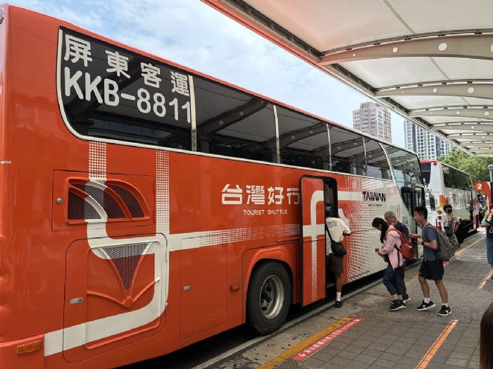 橘白新風貌亮相！【9189】墾丁快線全新3.0版上路，半價優惠帶您暢遊墾丁