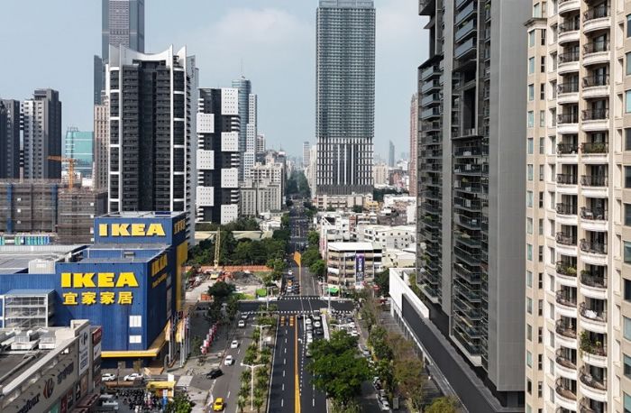 交通局與工務局聯手道路重鋪標線同步升級，改善「直行卡卡」與「行穿線退縮降低視線死角」