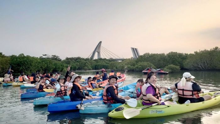 秋冬才是大鵬灣最適合划獨木舟的季節！行家收藏的祕密公開