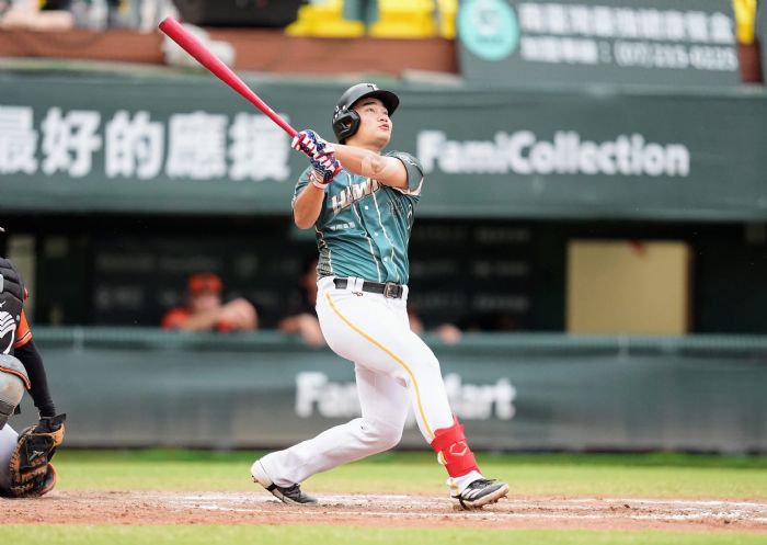 櫻井周斗初登板繳完美5局零失分，台鋼雄鷹火力全開11：1大勝統一獅，曾昱磬雙響砲奪MVP