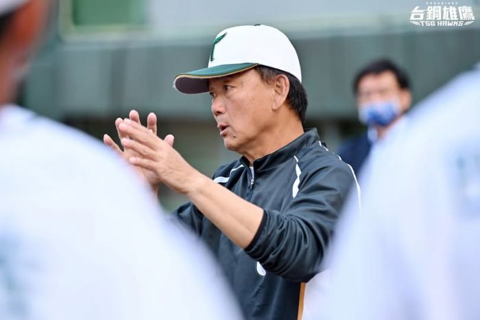 台鋼雄鷹百勝達成榮耀時刻，以堅定信念展望全新賽季