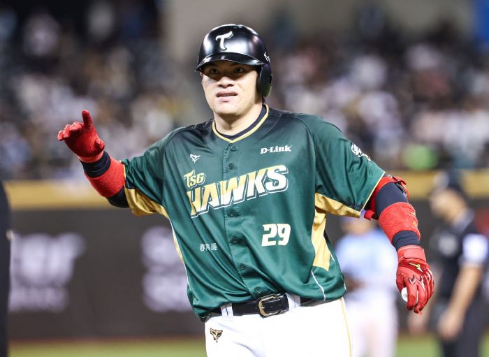 張肇元右手肘韌帶疑撕裂，完成MRI檢查明赴高雄長庚進一步診斷