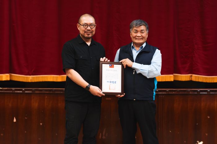 【衛武營藝企學】首度走出場館，跨越高牆，FOCASA馬戲團《潘朵拉的盒子》為明陽中學注入希望與歡笑