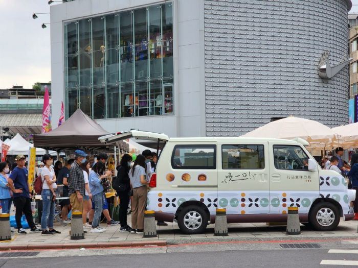 全台首創「新口味蛋黃酥」行動餐車歡慶3周年，購物金、品牌禮、滿額贈 3重好康大放送
